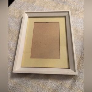 Martha Stewart 7” X 9” White Picture Frame For A 4x6 Photo